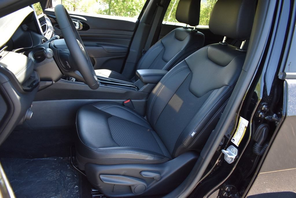 New 2026 Jeep Compass Latitude AWD/4WD image 10