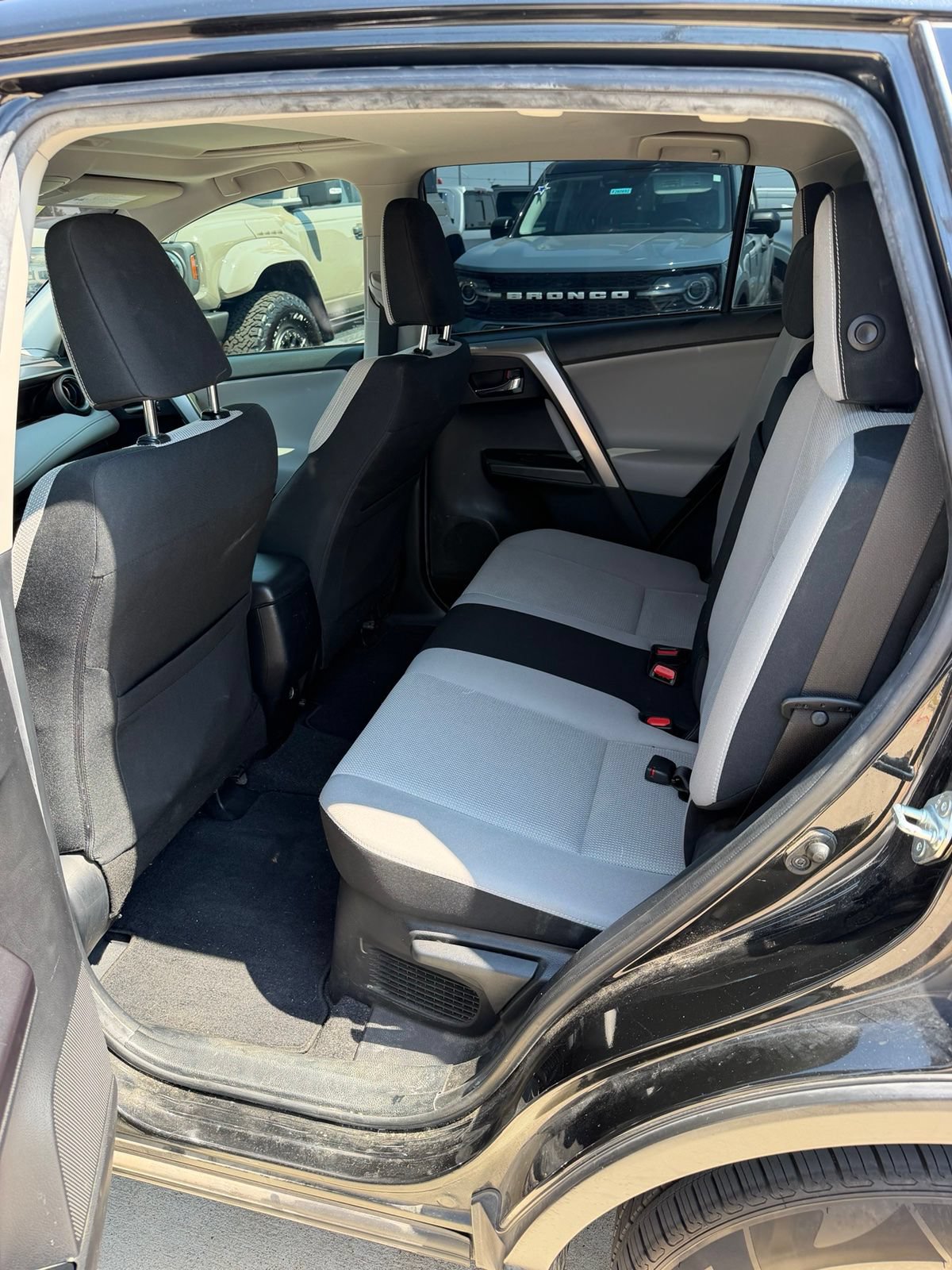Used 2016 Toyota RAV4 XLE AWD/4WD image 17