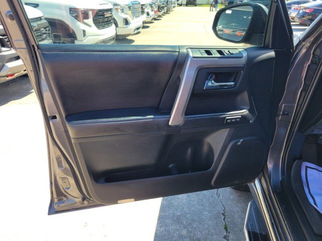 Used 2015 Toyota 4Runner Limited AWD/4WD image 26
