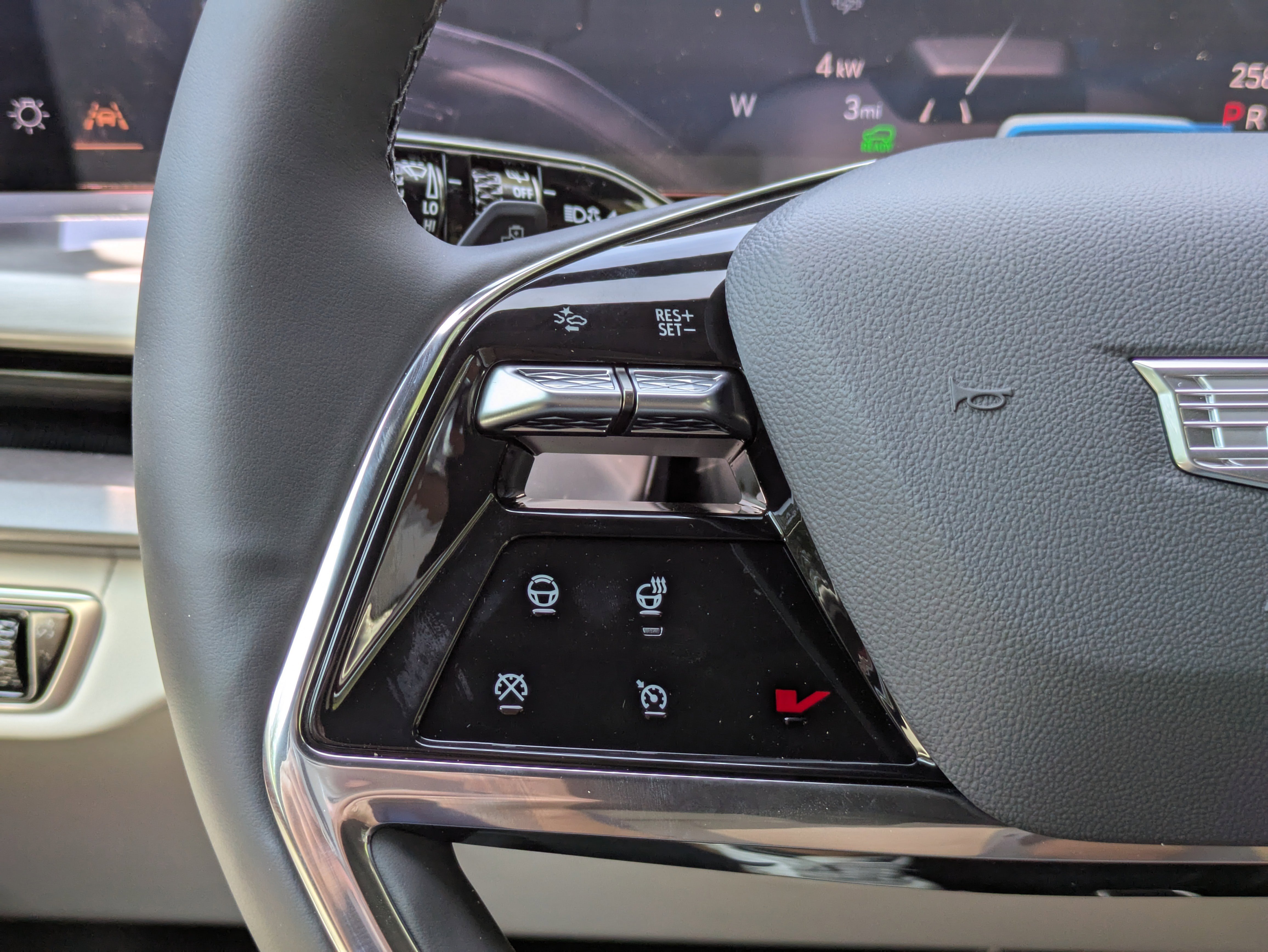 New 2026 Cadillac Vistiq Luxury w/ LPO, Floor Liner Package image 17