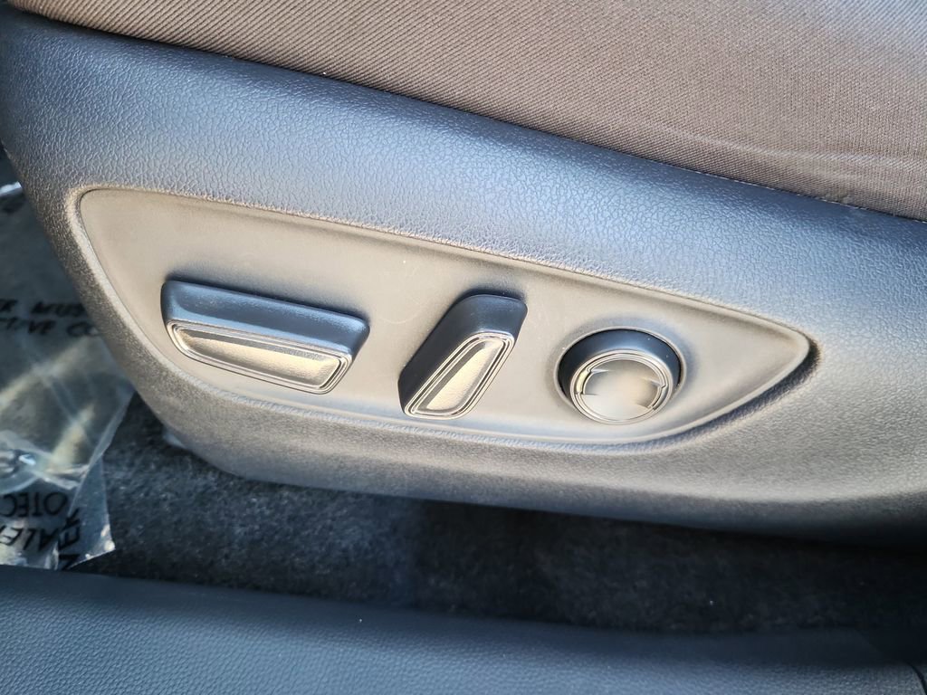 Used 2025 Toyota RAV4 XLE image 8