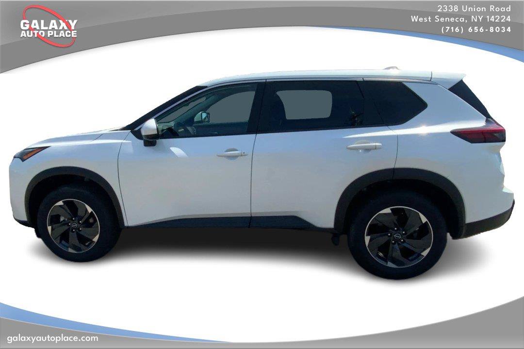 Used 2024 Nissan Rogue SV AWD/4WD image 8