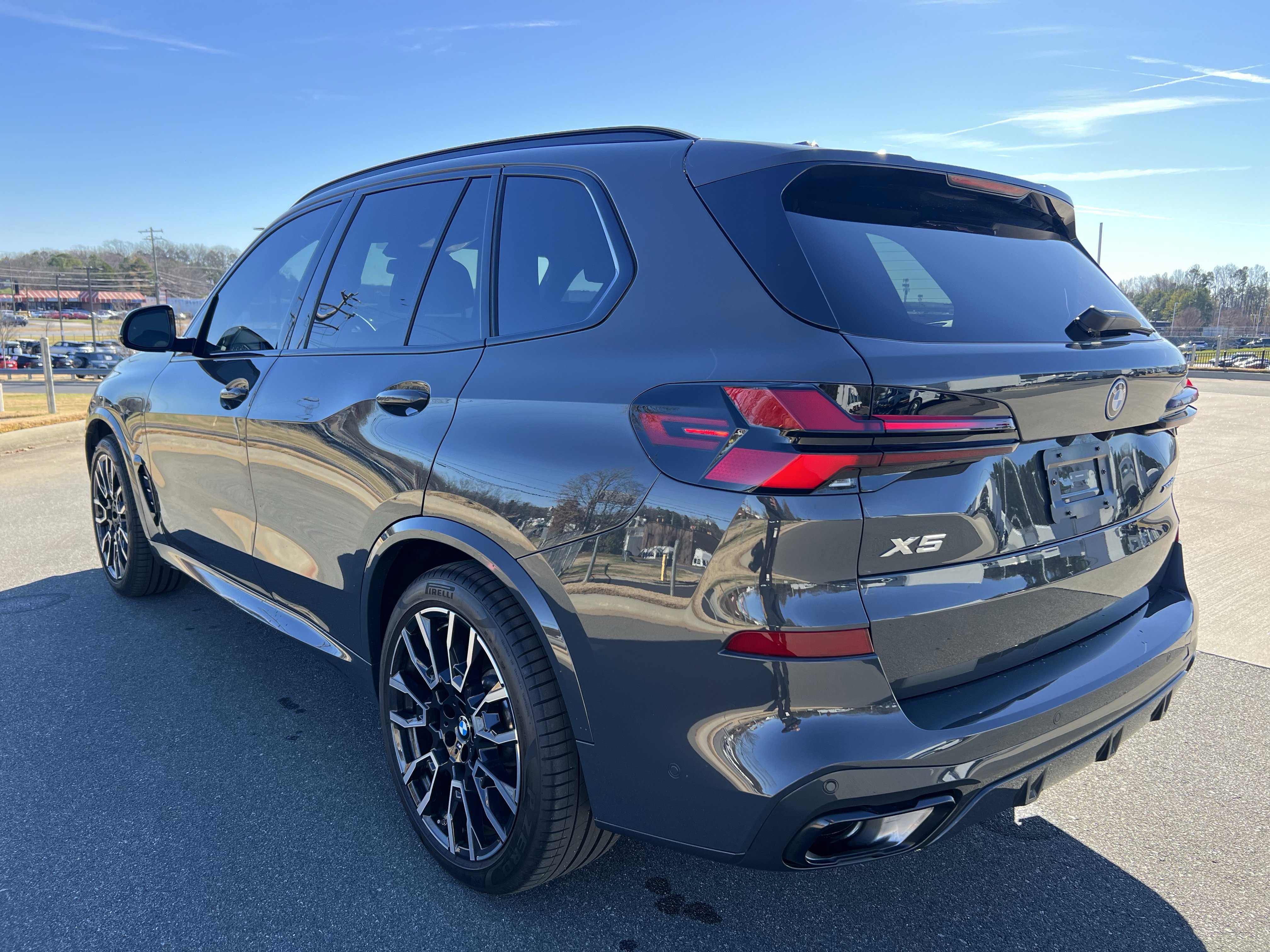 Used 2026 BMW X5 xDrive50e w/ M Sport Package image 7