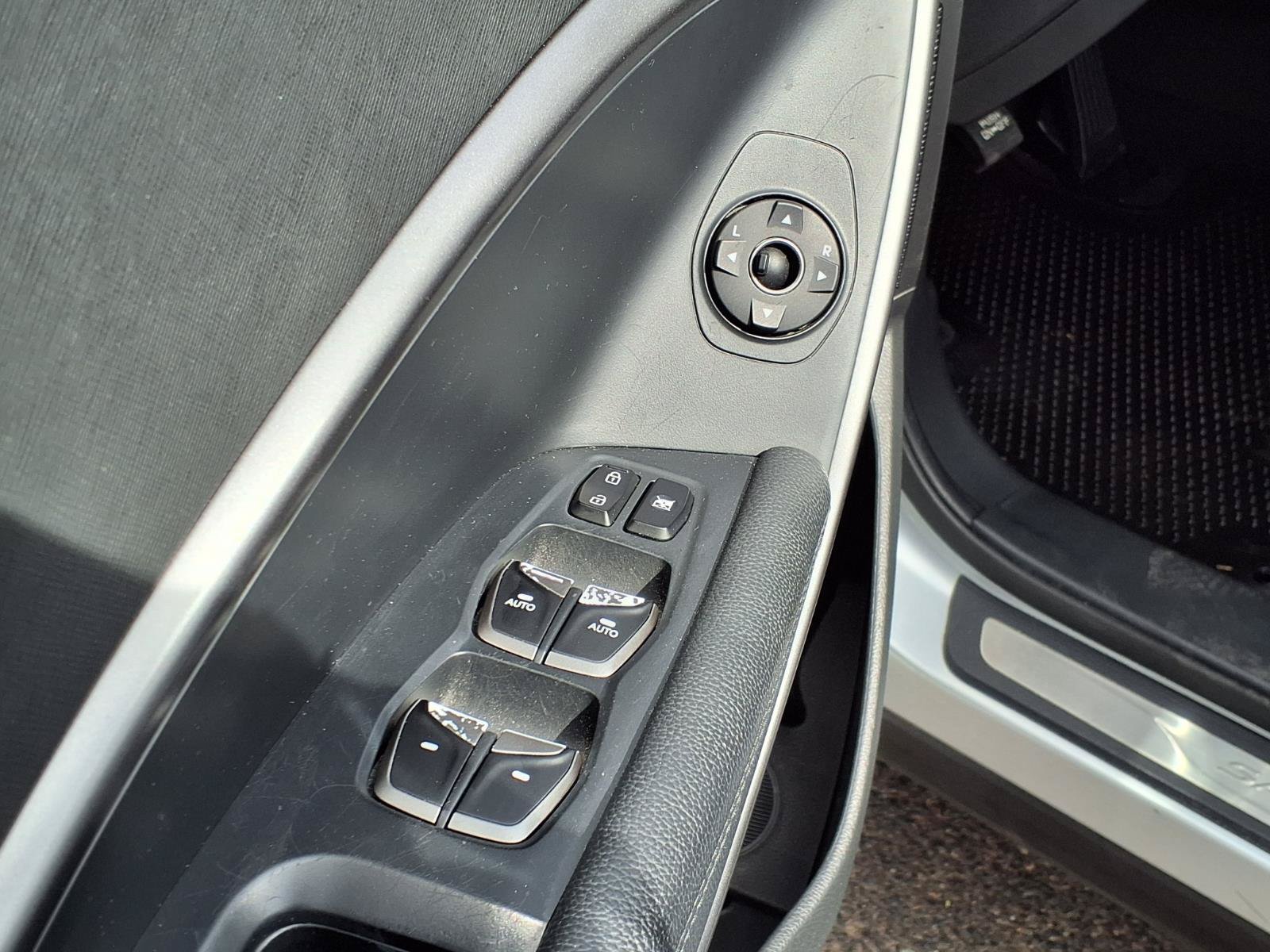 Used 2018 Hyundai Santa Fe Sport FWD image 21