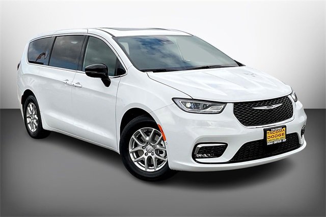New 2026 Chrysler Pacifica Select