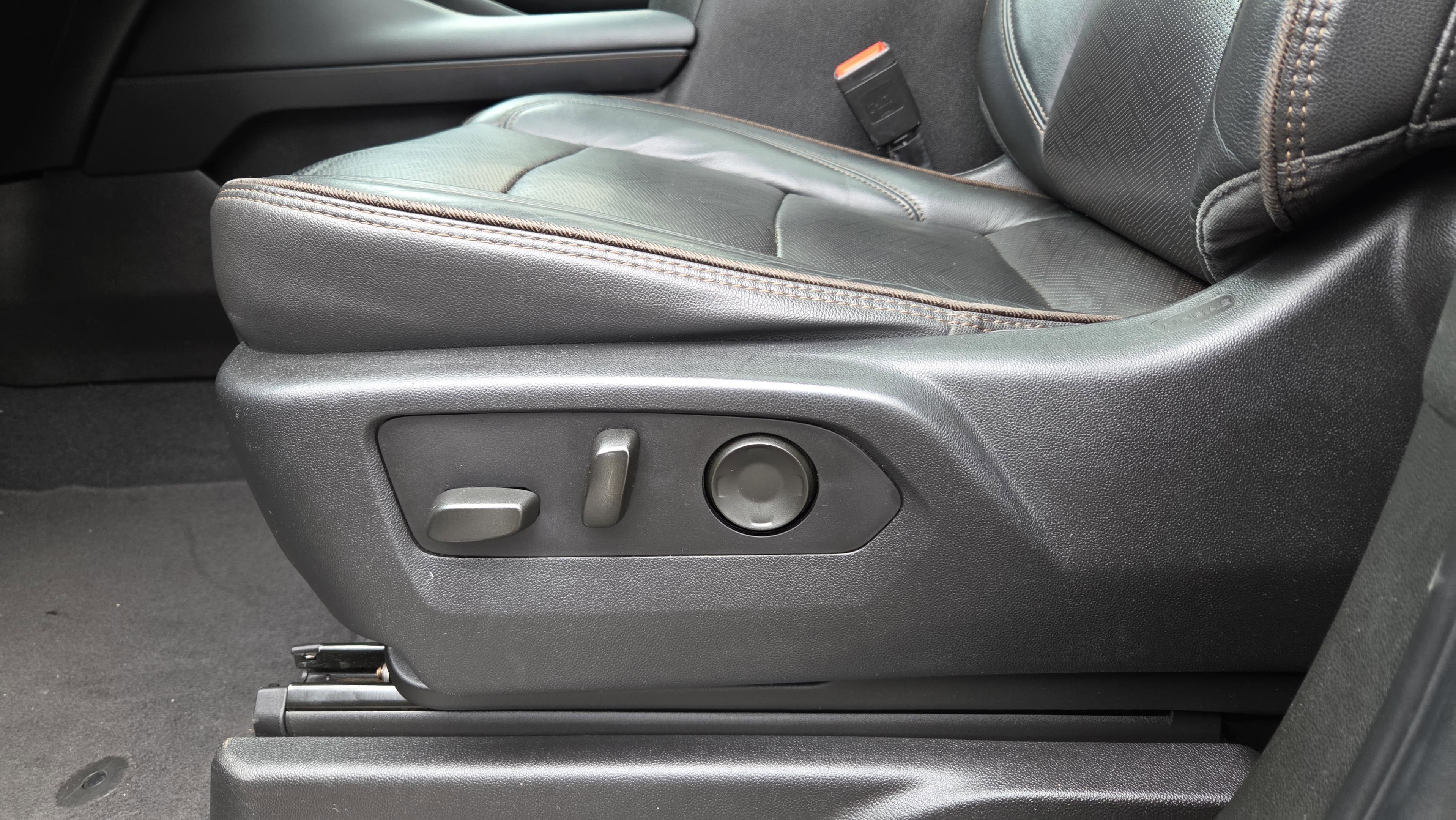 Used 2021 Chevrolet Tahoe High Country w/ Premium Package image 22