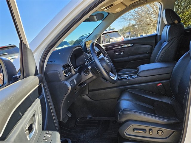 Used 2023 Honda Pilot Touring image 5