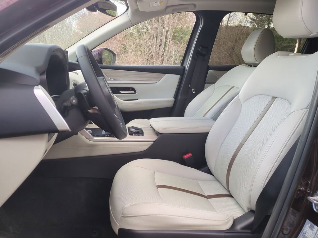 Certified 2024 MAZDA CX-90 Plug-In Hybrid w/ Premium Plus AWD/4WD image 23