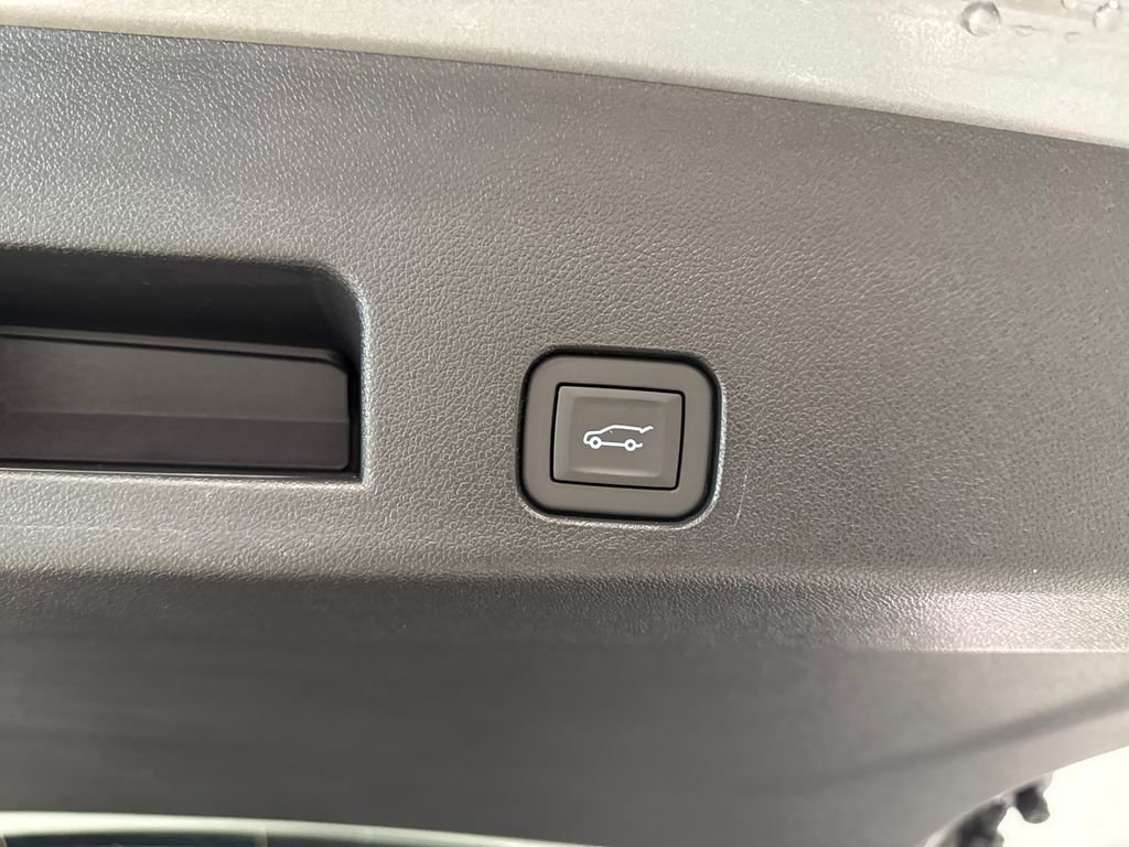 New 2026 Chevrolet Traverse High Country w/ LPO, Floor Liner Package AWD/4WD image 49