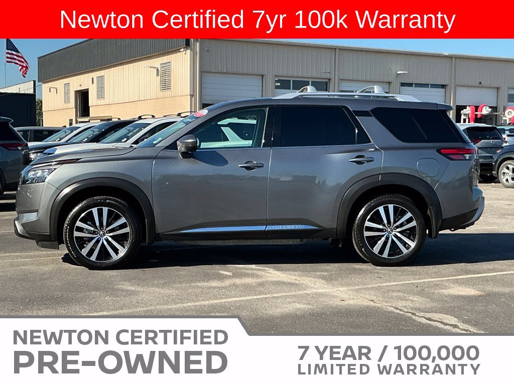 Used 2025 Nissan Pathfinder Platinum w/ Cargo Package FWD image 3