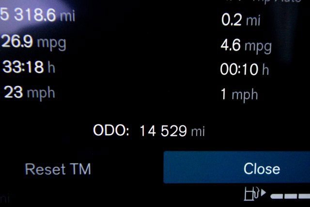 Certified 2025 Volvo XC40 B5 Core image 5