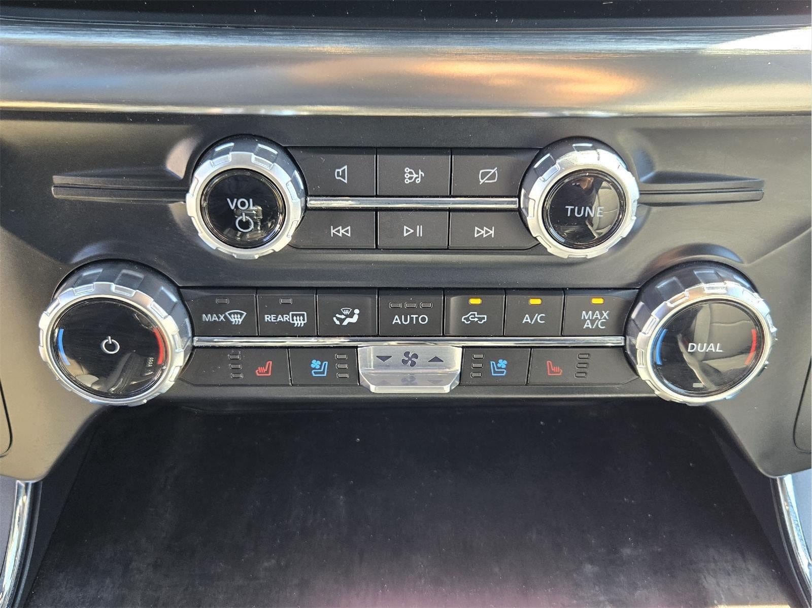 Used 2023 Ford F150 Lariat w/ Equipment Group 502A High AWD/4WD image 18
