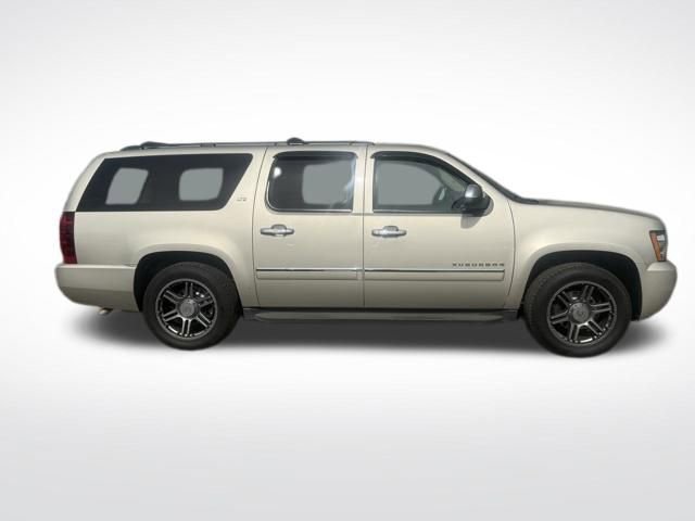 Used 2014 Chevrolet Suburban LTZ image 4