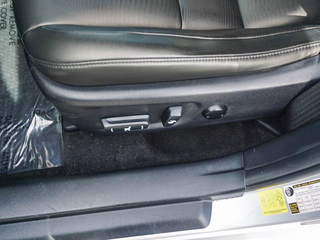 Used 2013 Lexus CT 200h w/ Premium Pkg w/Navigation image 19