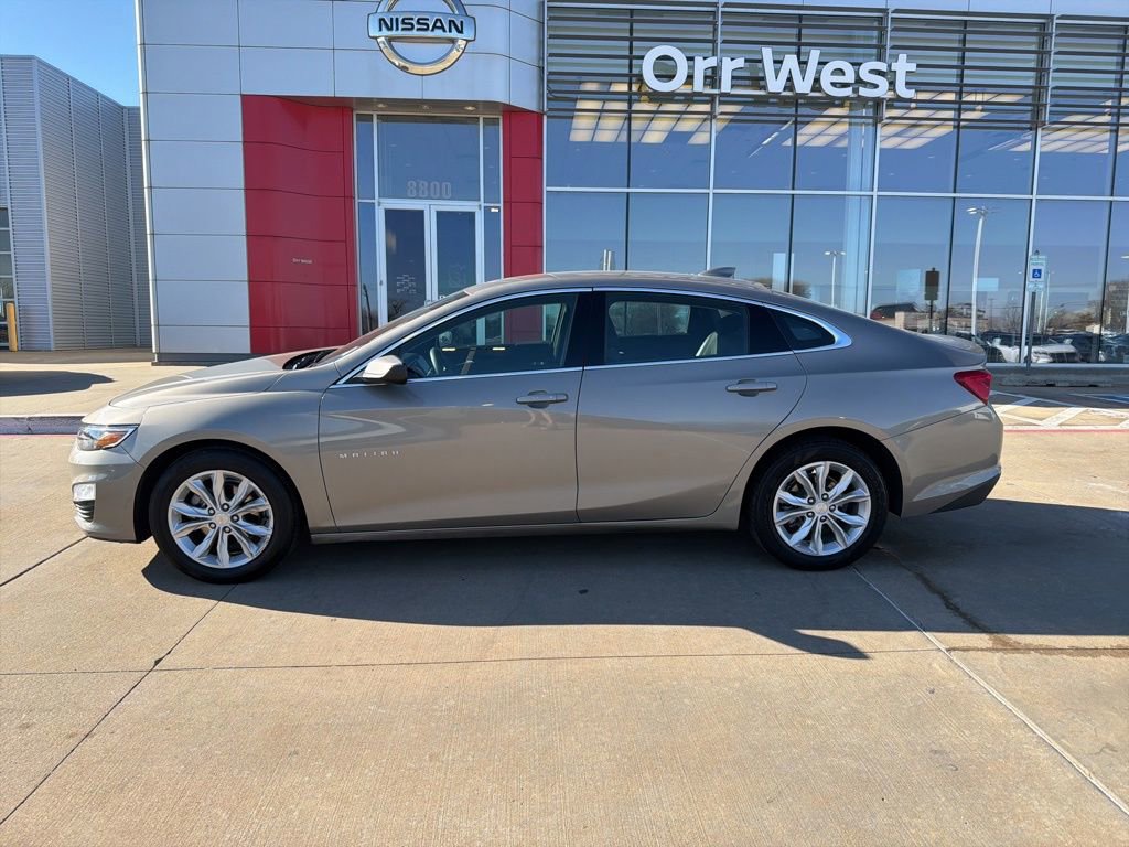 Used 2025 Chevrolet Malibu LT FWD image 2