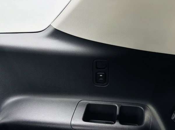 Used 2021 Chevrolet Traverse LT image 9