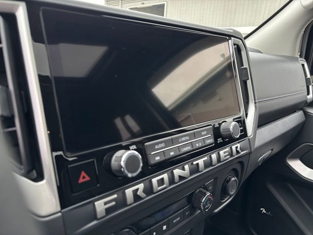 Used 2025 Nissan Frontier SL image 17