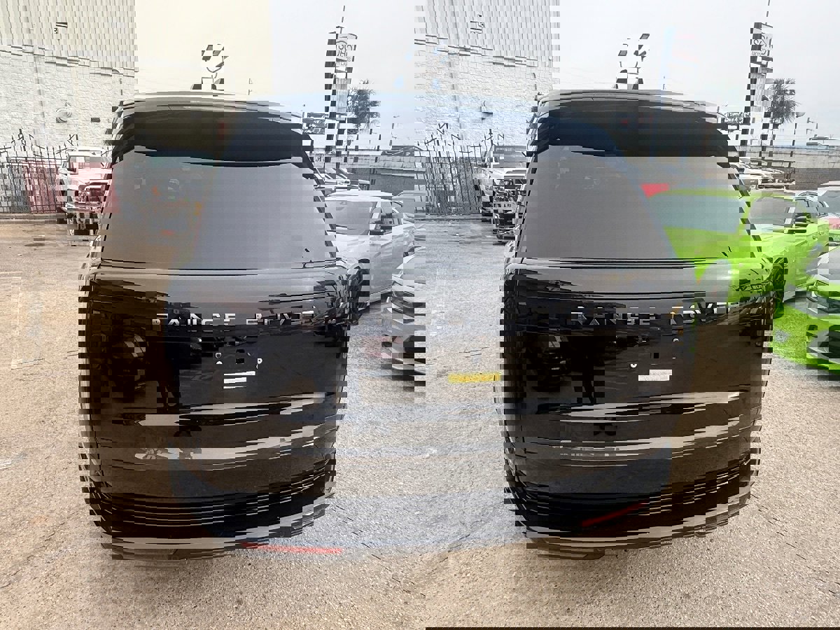 Used 2025 Land Rover Range Rover Long Wheelbase SE image 5