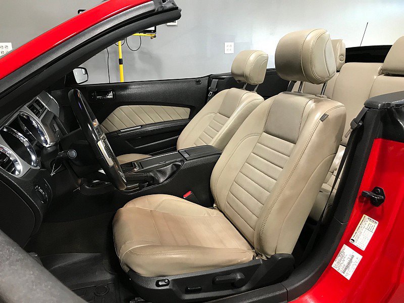 Used 2013 Ford Mustang GT Premium RWD image 19