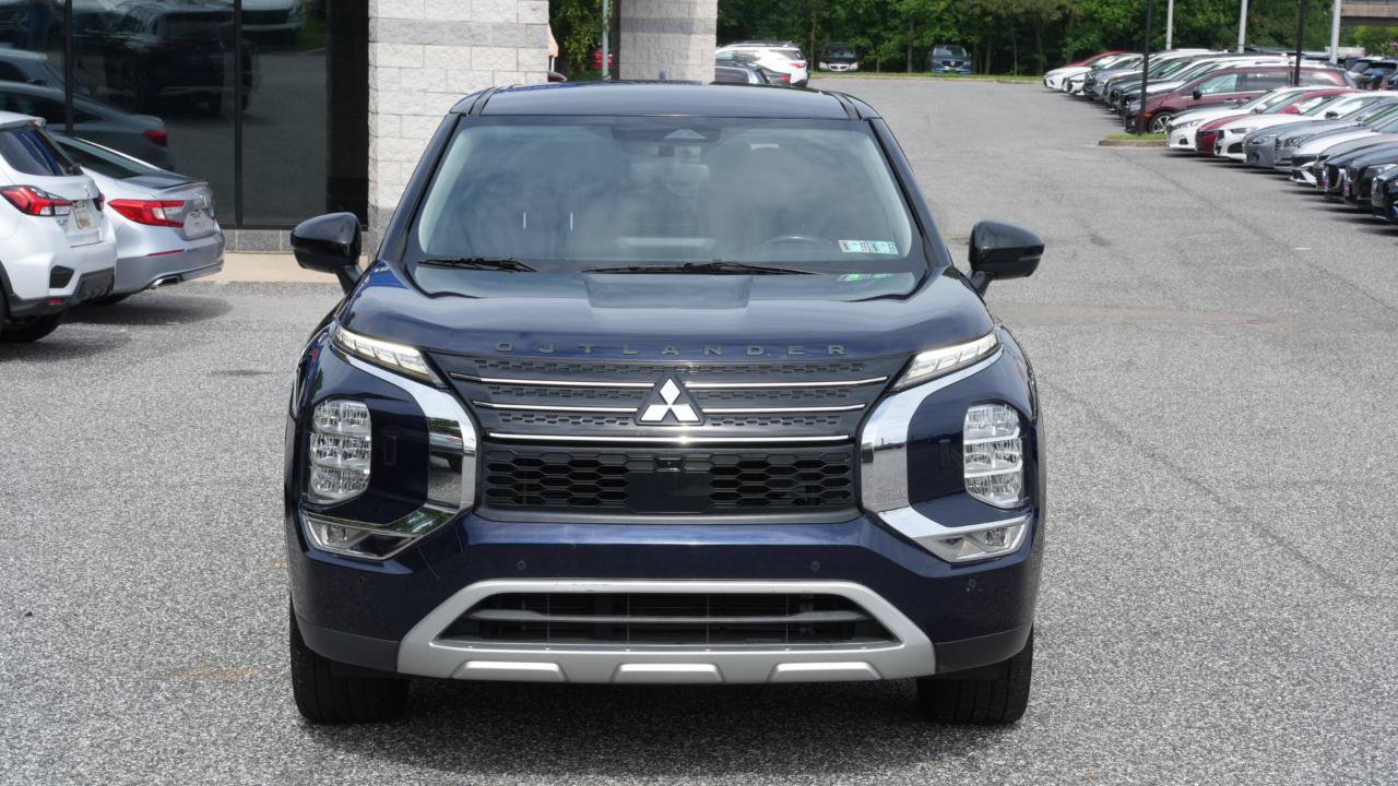 Used 2022 Mitsubishi Outlander SE AWD/4WD image 2