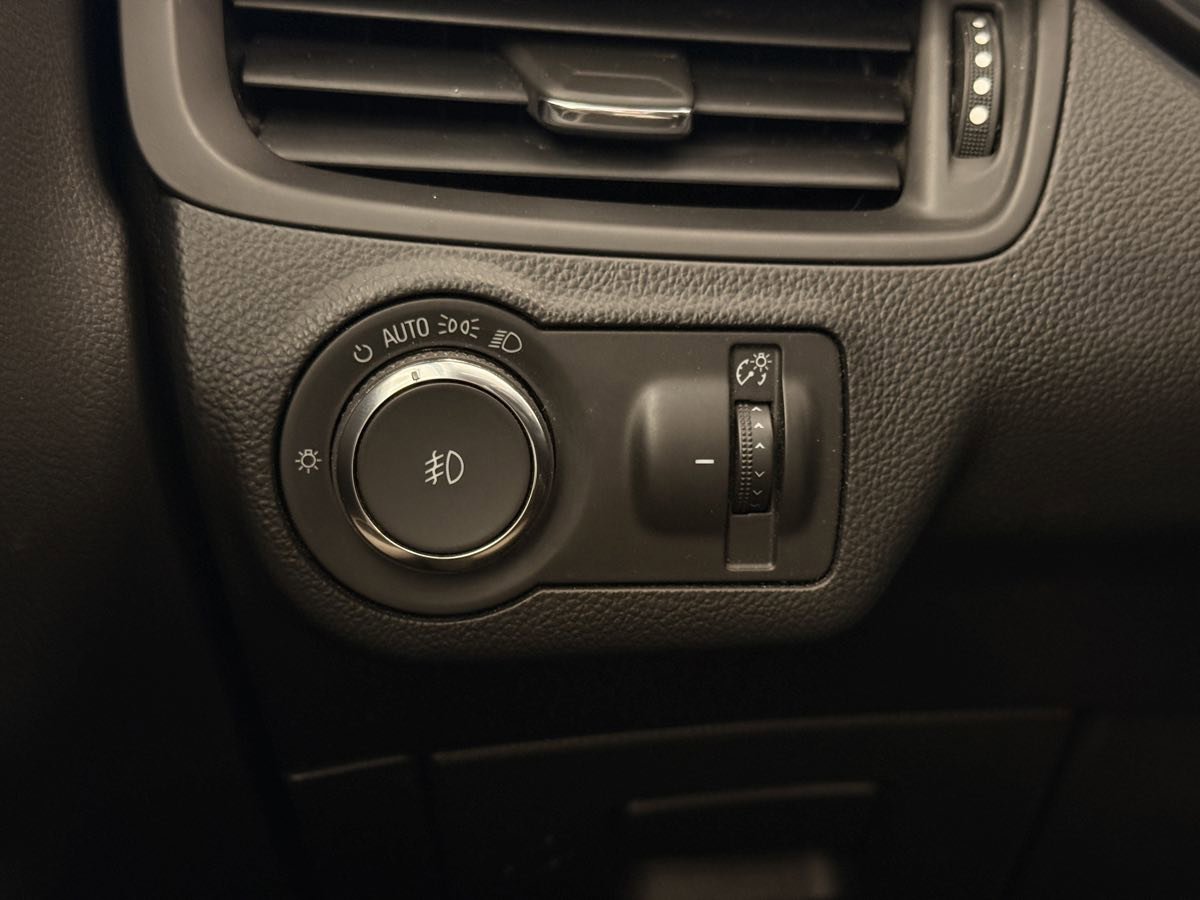 Used 2020 Buick Envision Preferred image 43