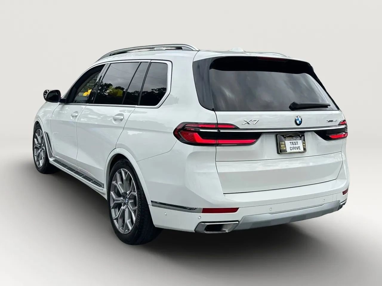 Used 2025 BMW X7 xDrive40i AWD/4WD image 5