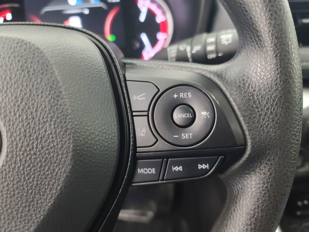 Used 2025 Toyota RAV4 XLE image 30