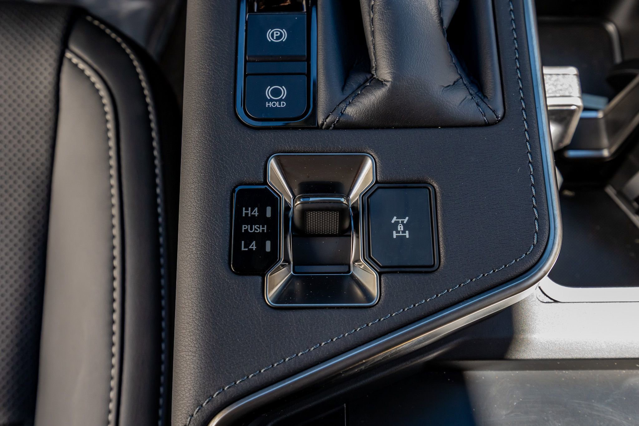 Used 2026 Lexus GX 550 w/ Accessory Package (2T) image 27