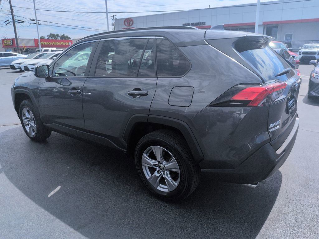 Used 2025 Toyota RAV4 XLE AWD/4WD image 3