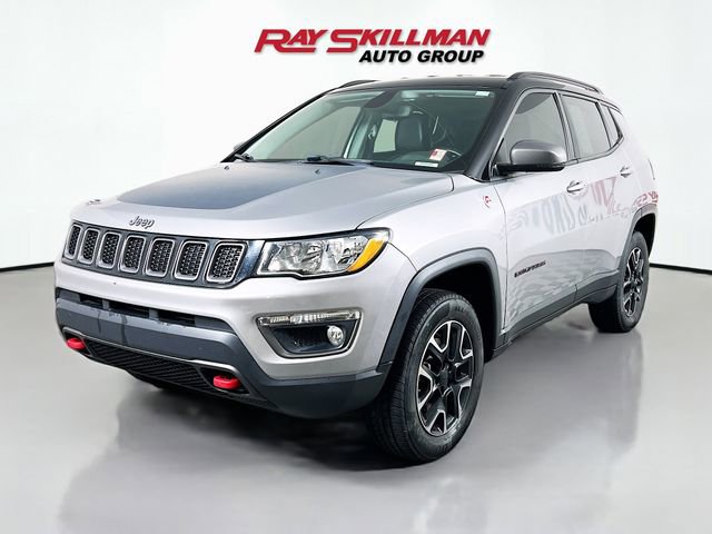 Used 2019 Jeep Compass Trailhawk AWD/4WD image 3