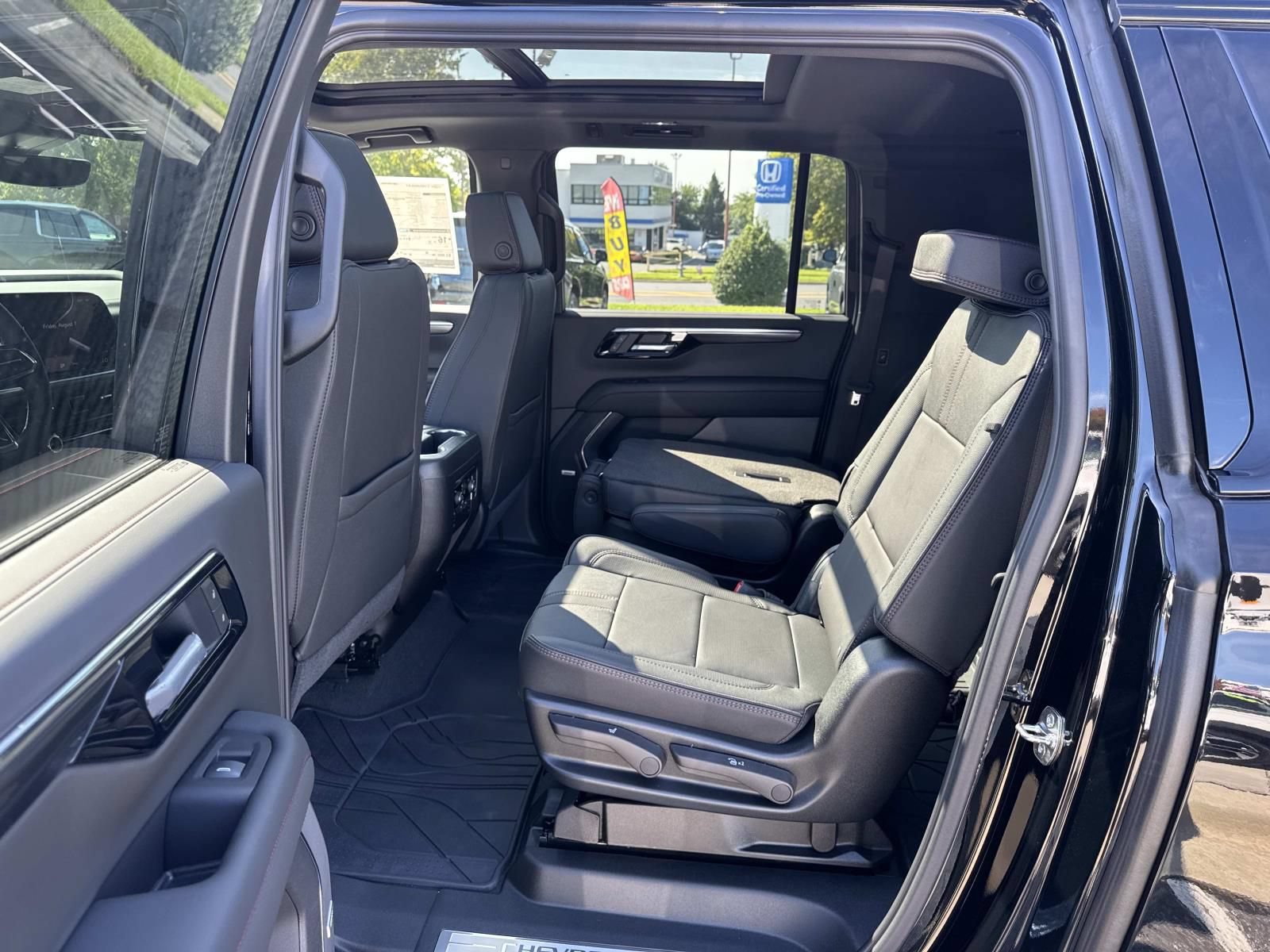 New 2026 Chevrolet Suburban RST w/ Advanced Technology Package AWD/4WD image 19