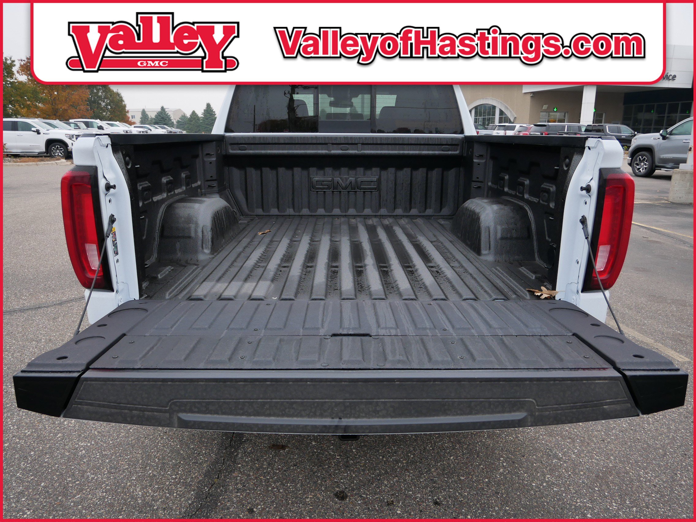 New 2026 GMC Sierra 1500 SLT w/ SLT Premium Plus Package image 6