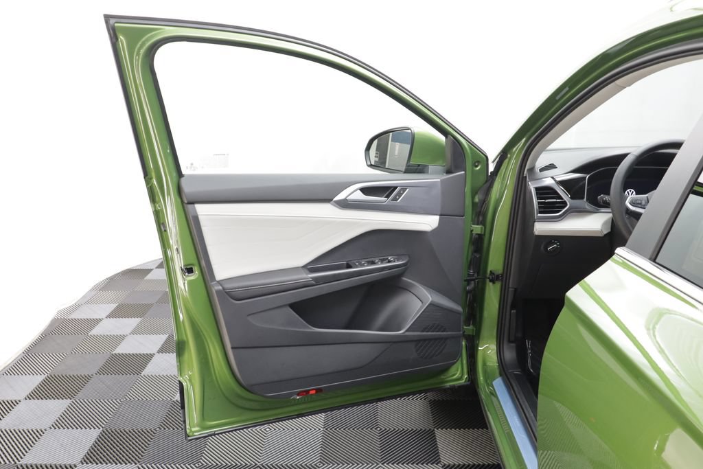 New 2026 Volkswagen Taos SEL AWD/4WD image 6