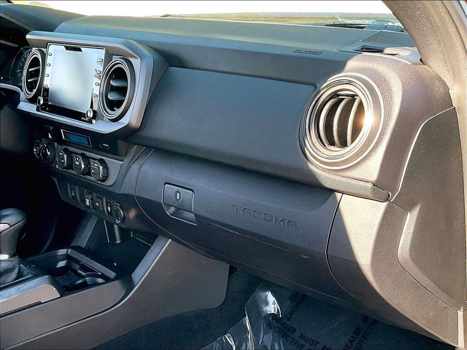 Used 2021 Toyota Tacoma TRD Off-Road AWD/4WD image 19