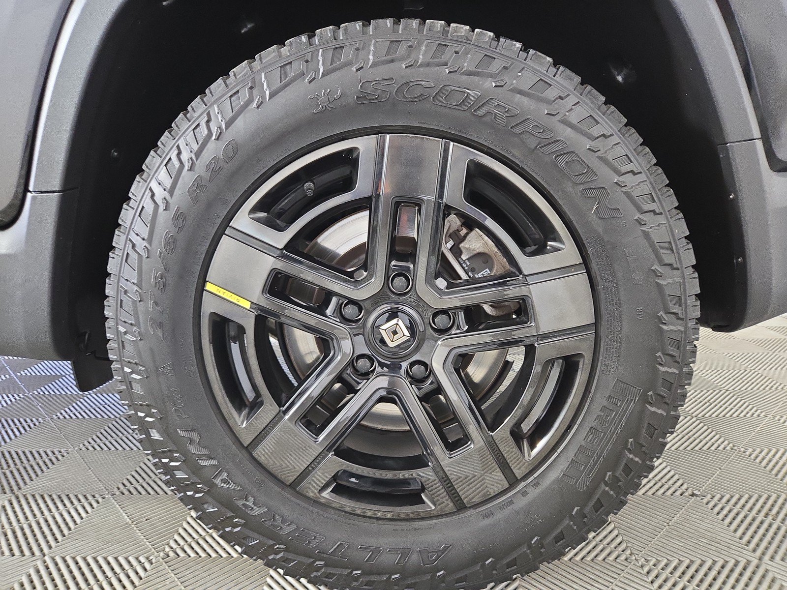 Used 2025 Rivian R1T Adventure AWD/4WD image 10