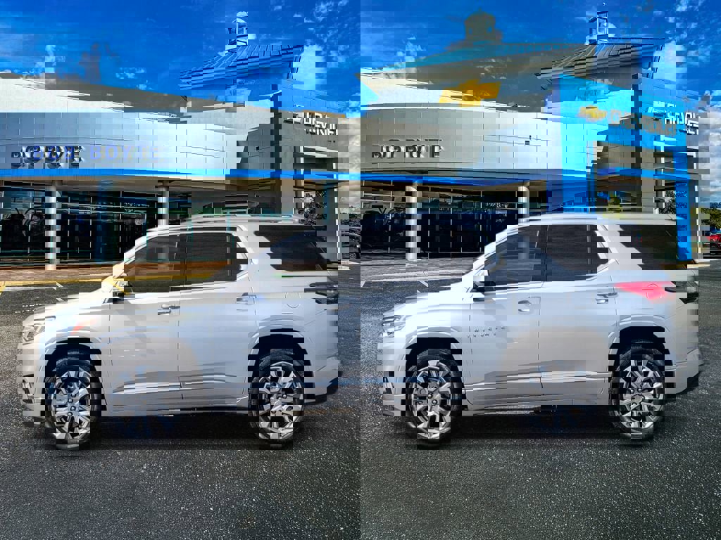 Used 2020 Chevrolet Traverse Premier w/ LPO, Floor Liner Package image 8