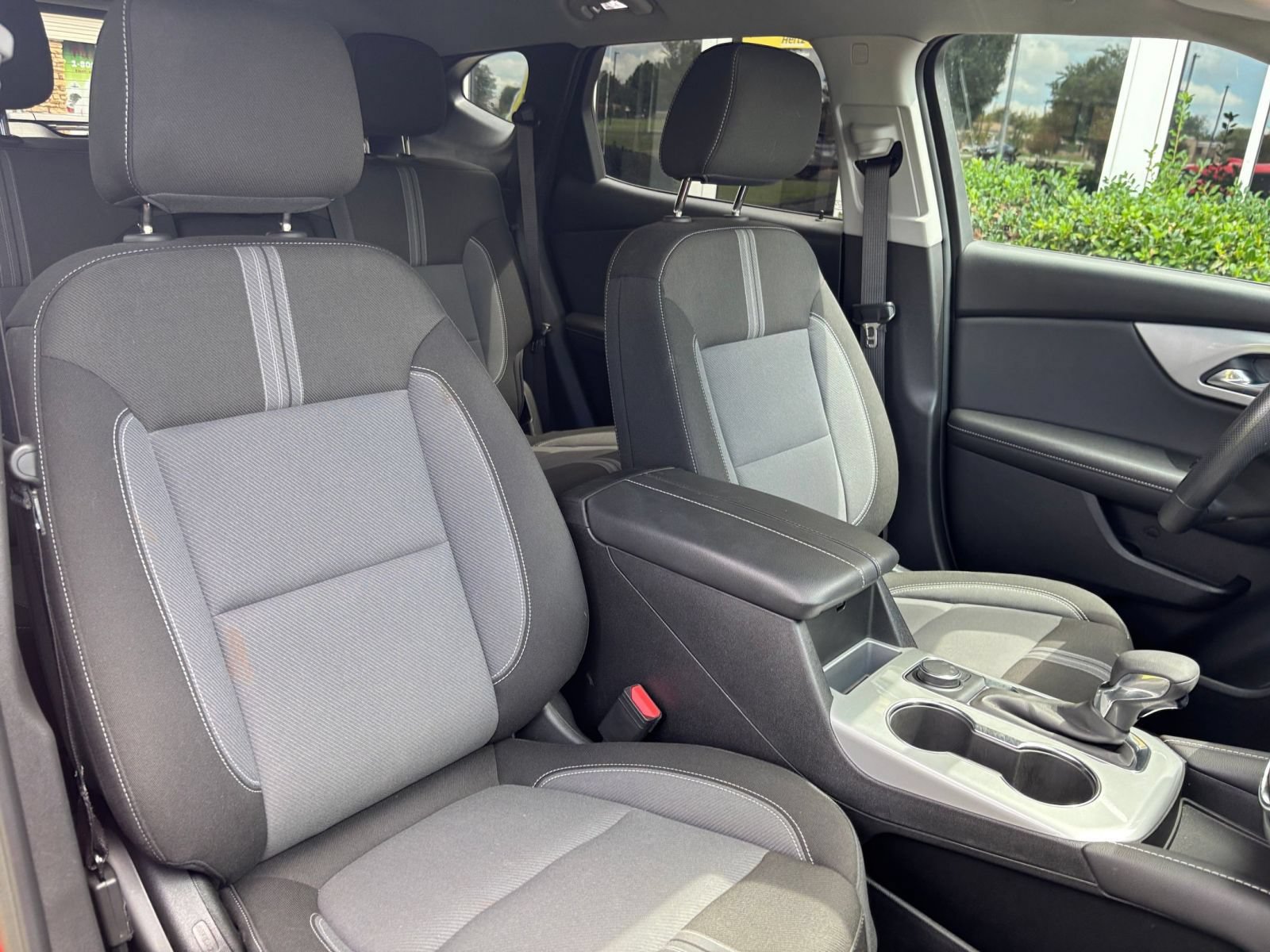 Used 2025 Chevrolet Blazer LT FWD image 37