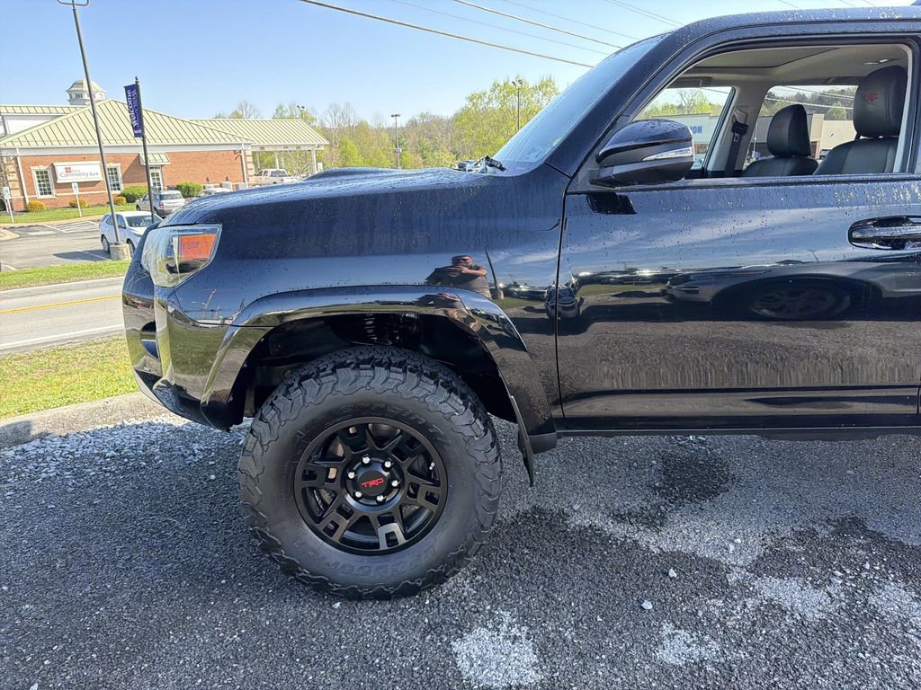 Used 2020 Toyota 4Runner TRD Off-Road Premium w/ Moonroof Package AWD/4WD image 11