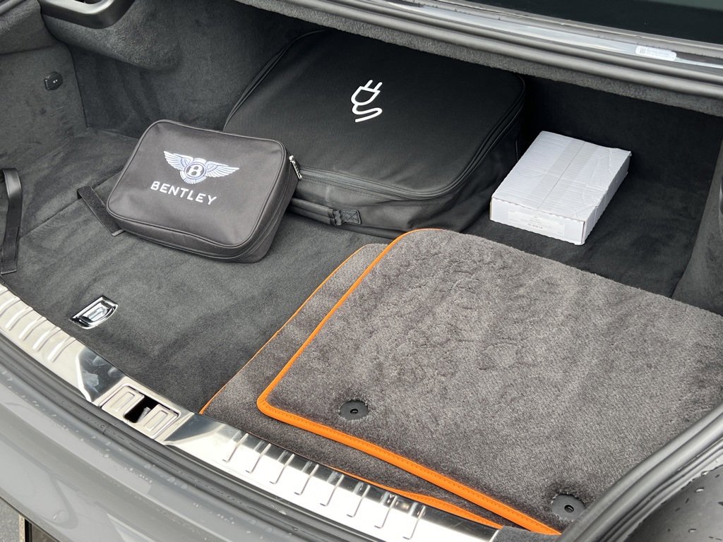 Certified 2025 Bentley Flying Spur Plug-In Hybrid image 23