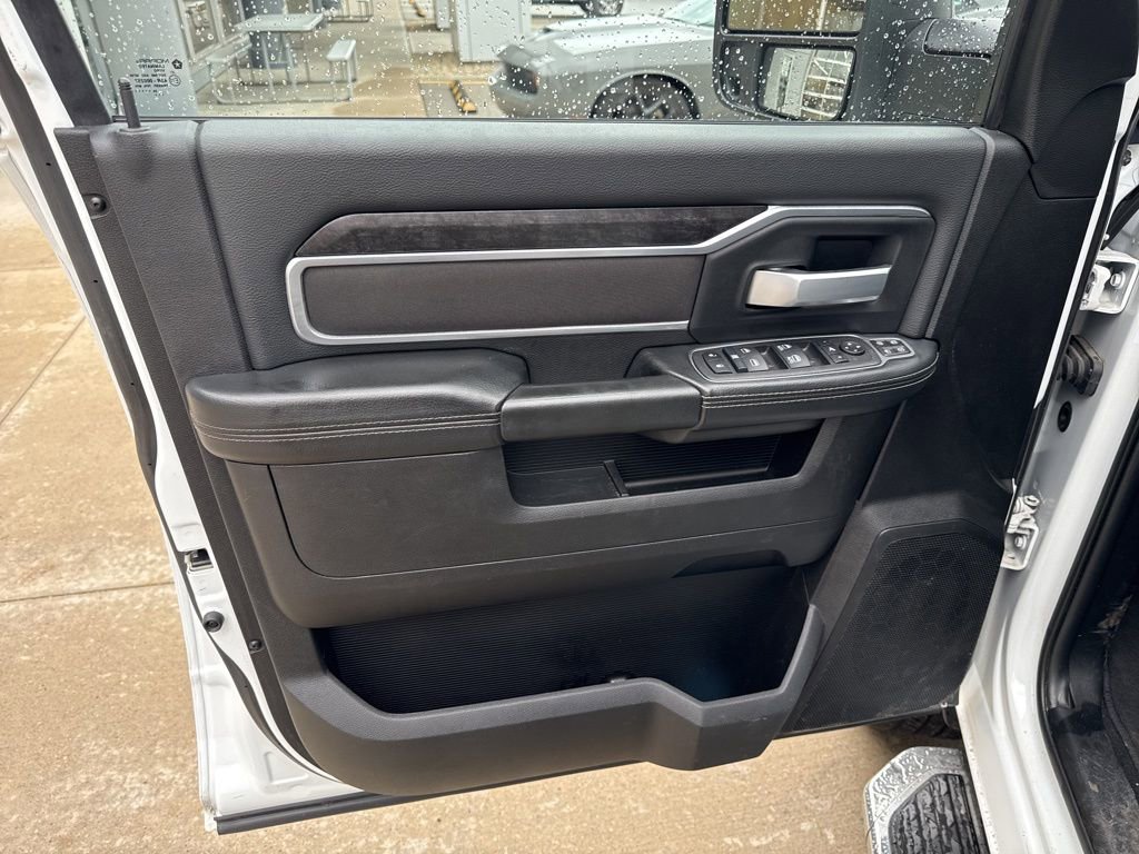 Used 2024 RAM 2500 Big Horn AWD/4WD image 23