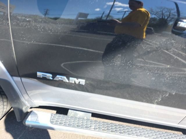 Used 2019 RAM 1500 Laramie AWD/4WD image 22