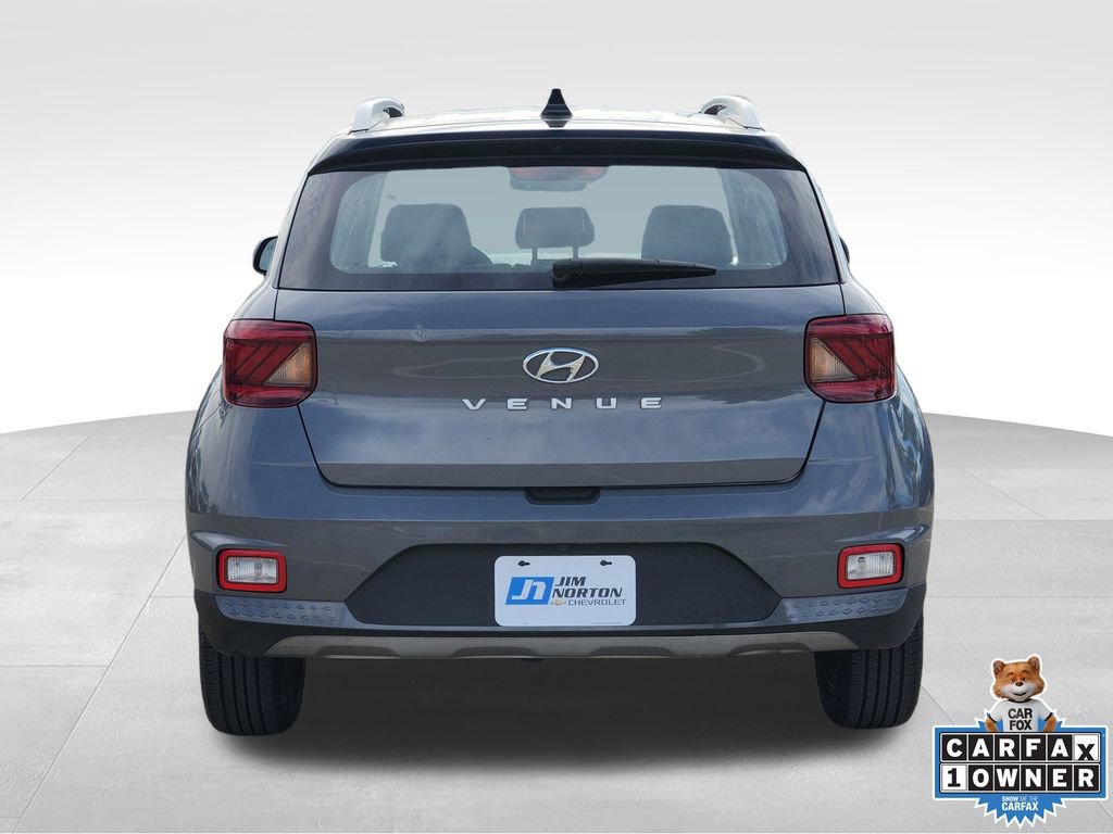Used 2022 Hyundai Venue Limited w/ Cargo Package image 8