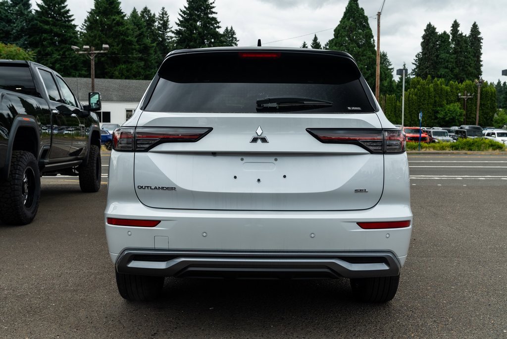 New 2025 Mitsubishi Outlander SEL image 5