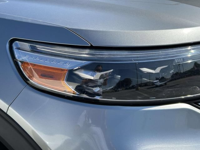 Certified 2022 Ford Explorer Platinum w/ Equipment Group 601A AWD/4WD image 9