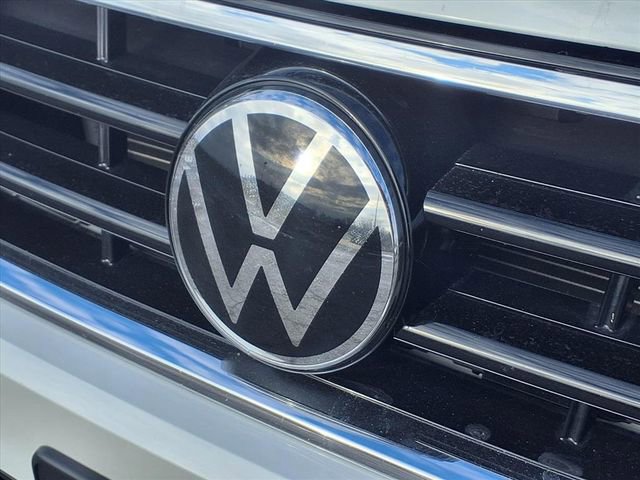 Used 2023 Volkswagen Tiguan SE R-Line image 39