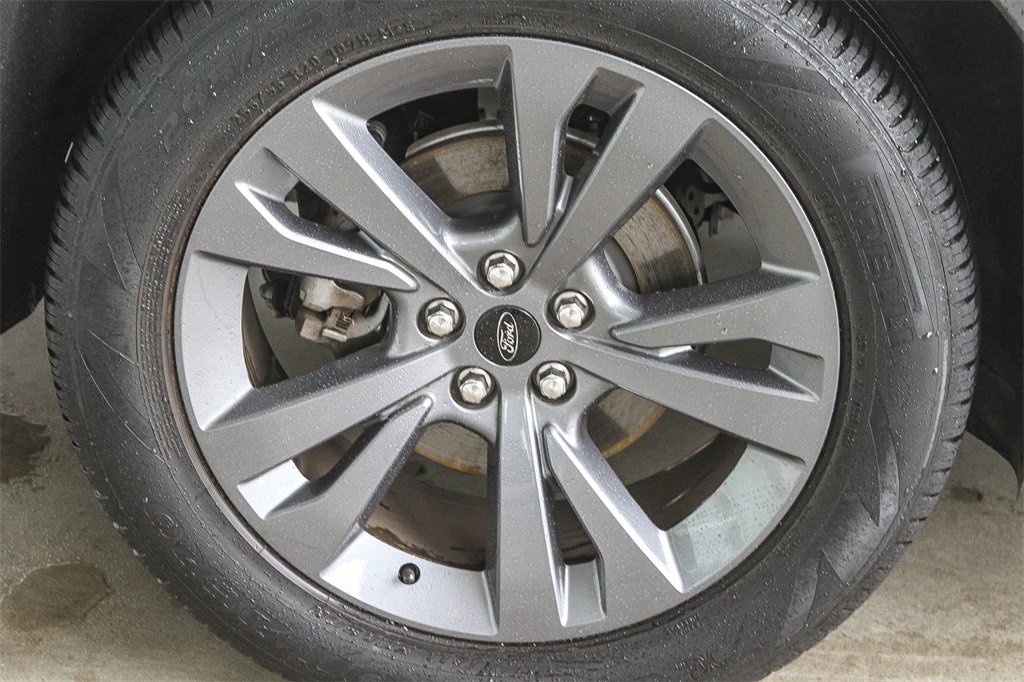 Used 2023 Ford Explorer XLT w/ Equipment Group 202A image 12