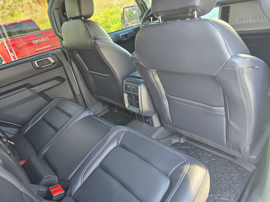 Used 2025 Ford Bronco Outer Banks image 27