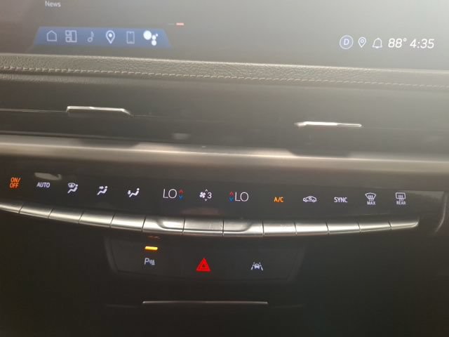 Used 2025 Cadillac XT4 Premium Luxury AWD/4WD image 28