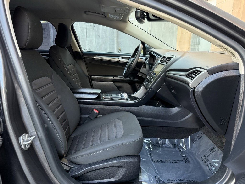 Used 2020 Ford Fusion SE image 14