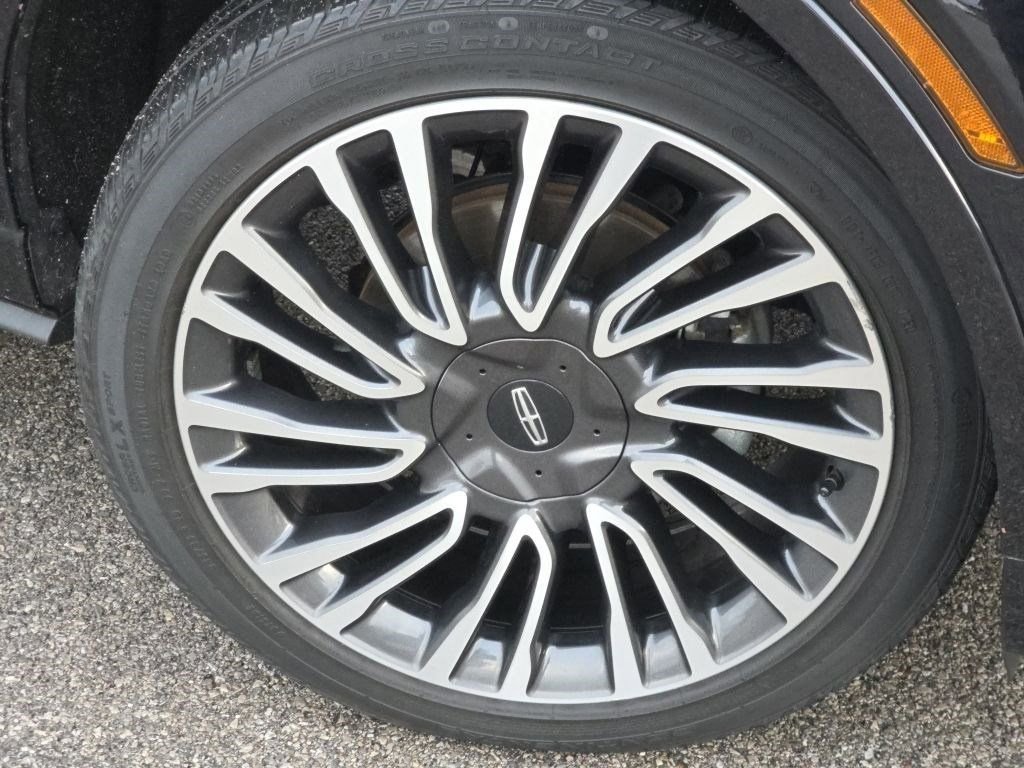 Used 2021 Lincoln Corsair Reserve w/ Equipment Group 201A image 12